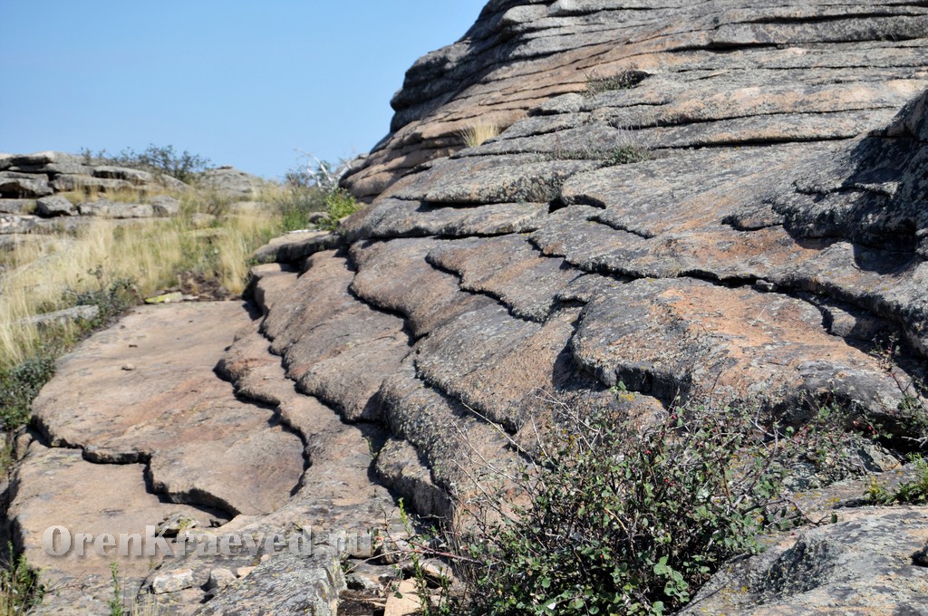 Карабутакский гранитный массив (скалы Шонкал). Июль 2012 года