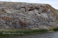 Мраморный утес на р. Джусе у п. Слюдяного. Июль 2012 года