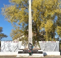 Памятник памяти односельчан погибших и умерших в годы Гражданской (1917–1922 гг.) и Великой Отечественной войны (1941–1945 гг.) с. Перовка