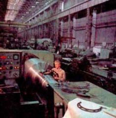 Цех Южно-Уральского машиностроительного завода. Орск Цех Южно-Уральского машиностроительного завода. Орск