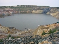 Геологический разрез Гайского колчеданного месторождения (в отработанном карьере № 2). Июль 2012 года