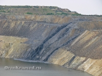 Геологический разрез Гайского колчеданного месторождения (в отработанном карьере № 2). Июль 2012 года