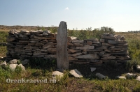 Старое кладбище близ гранитных скал «Шонкал». Июль 2012 года