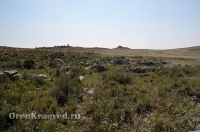 Старое кладбище близ гранитных скал «Шонкал». Июль 2012 года