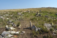 Старое кладбище близ гранитных скал «Шонкал». Июль 2012 года