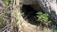Грот-пещера в Ащельсайском утёсе. Май 2021 года