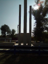 Обелиск войнам Великой Отечественной войны, погибшим во время войны и умершим в послевоенные годы. Село Боевая Гора