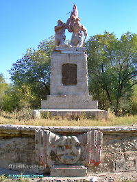 Братская могила красноармейцев, погибших летом 1918 года при обороне Орска от белогвардейцев. Сентябрь 2006 года