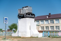 Памятник первоцелинникам в посёлке Восточный. Июнь 2025 года