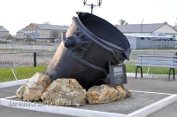 Памятник металлургам в посёлке Светлый