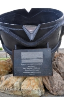 Памятник металлургам в посёлке Светлый