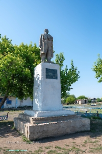 Памятник В.И. Ленину п. Восточный. Июнь 2025 года