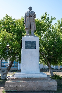 Памятник В.И. Ленину п. Восточный. Июнь 2025 года