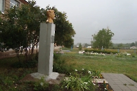 Бюст Герою Советского Союза Юркину Ивану Трофимовичу с. Спасское