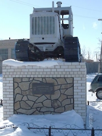Памятник покорителям целины в посёлке Адамовка