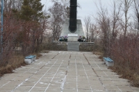 Памятник космонавту, дважды Герою Советского Союза В.М. Комарову, на месте гибели в 1967 г.