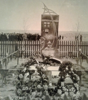 Памятник космонавту, дважды Герою Советского Союза В.М. Комарову, на месте гибели в 1967 г.