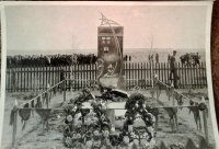 Памятник космонавту, дважды Герою Советского Союза В.М. Комарову, на месте гибели в 1967 г.