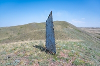 Памятник геологу В.А. Гаряинову на Гирьяльском хребте. Апрель 2025 года