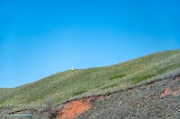 Памятник геологу В.А. Гаряинову на Гирьяльском хребте. Апрель 2025 года