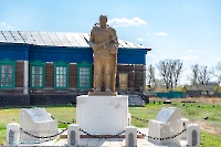 Памятник Солдату Великой отечественной войны 1941–1945 гг. с. Гирьял. Апрель 2025 года