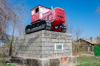 Памятник первоцелинникам в посёлке Домбаровский