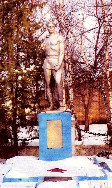 Памятник односельчанам-электрозаводцам, павшим в годы Великой Отечественной войны пос. Ясногорский