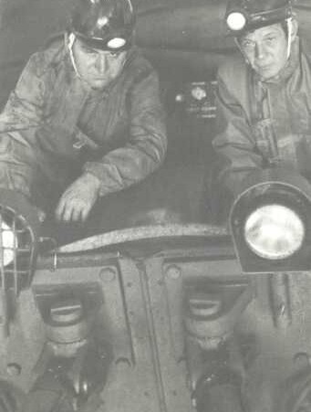Передовые проходчики А. И. Луценко и Н. М. Гарбуз. 
