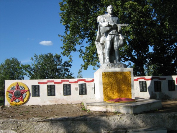 Обелиск воинам-землякам, погибшим на фронтах Великой Отечественной войны 1941–1945 гг. с. Державино