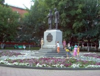 Памятник Пушкину и Далю