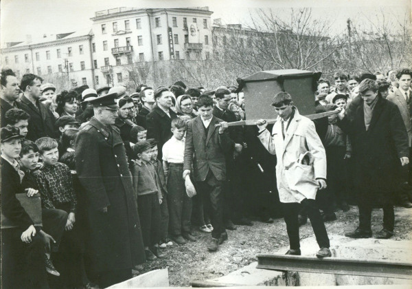1965 год. Перезахоронение в Сквере славы