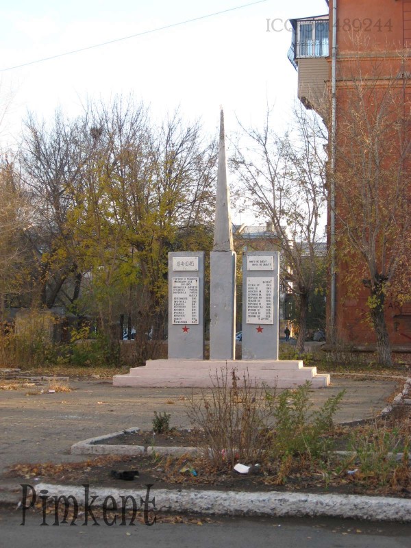 Обелиск Учителям и выпускникам школы № 8, погибшим на фронтах Великой Отечественной войны