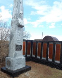 Стела Героям села, погибшим в годы Гражданской и Великой Отечественной войны 1917–1945 гг. с. Миролюбовка