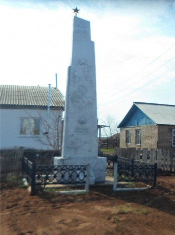 Стела «Вечная память» село Родниковое Озеро