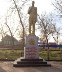 Памятник «Погибшим воинам-землякам» с. Землянка